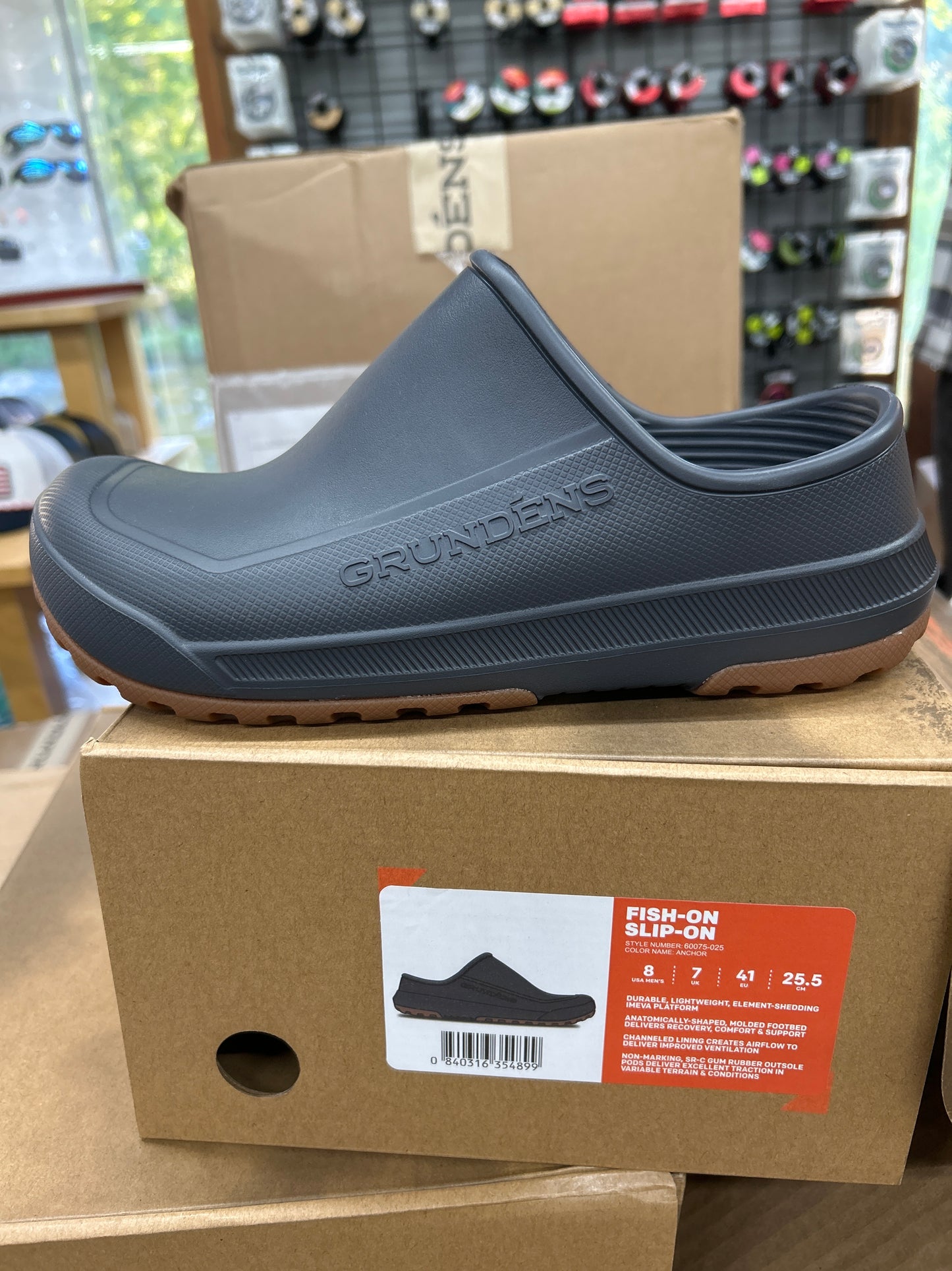 Grundens fish on slip on